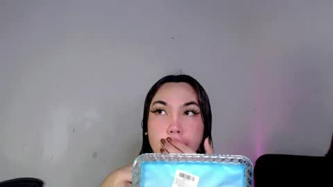 Snapshot of papigoddesslover chatting on July 22, 6:27 am Fina Dwarf online show from July 22, 6:27 am