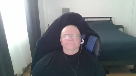 papilly online show from March 8, 6:55 pm