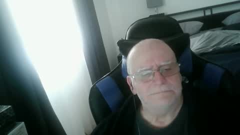 papilly online show from March 29, 8:09 pm