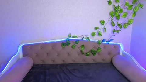 Snapshot of paradisepleasure_ chatting on December 19, 2:56 am Allie  Alex Thumbs up if you like us online show from December 19, 2:56 am