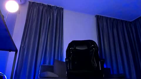 Paris online show from February 10, 9:41 pm