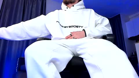 Paris online show from March 5, 9:22 pm