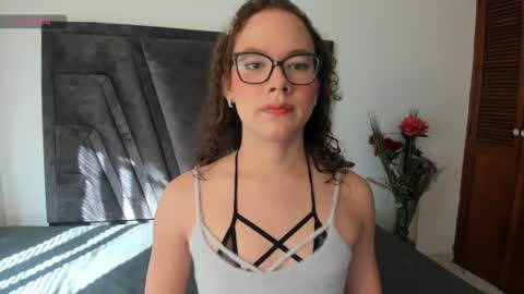 PARIS LOVE  online show from June 11, 12:58 pm