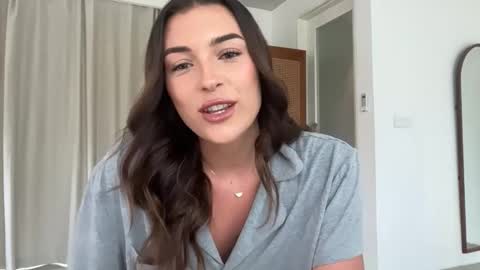 ParisBabyxox online show from October 21, 1:39 am