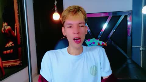 Snapshot of park_jimin1 chatting on December 4, 12:03 pm park_jimin1 online show from December 4, 12:03 pm