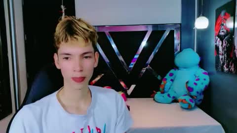 Snapshot of park_jimin1 chatting on December 15, 12:20 pm park_jimin1 online show from December 15, 12:20 pm