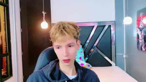 Snapshot of park_jimin1 chatting on December 22, 12:35 pm park_jimin1 online show from December 22, 12:35 pm