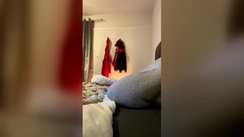 parkertom525 online show from April 12, 8:03 pm