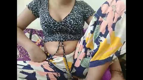 parneetu_642 online show from May 31, 4:14 pm