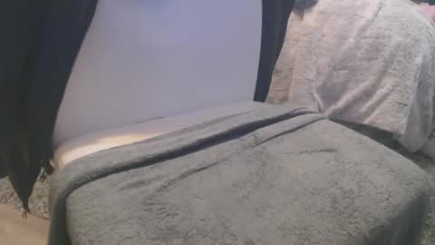 partyndwn online show from November 29, 7:00 am