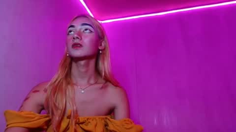 pasadiria online show from April 18, 1:04 pm