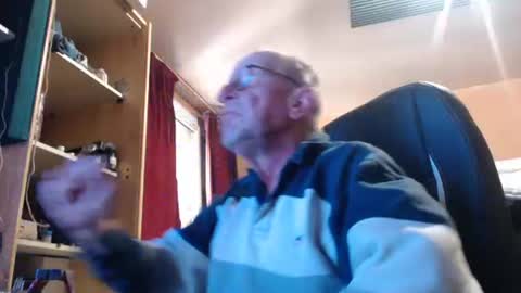 pascal88881 online show from October 25, 8:00 am