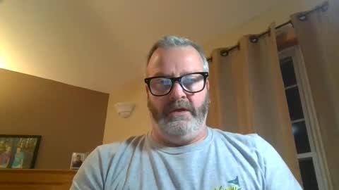 Snapshot of passporttraveler1 chatting on December 4, 2:31 am passporttraveler1 online show from December 4, 2:31 am