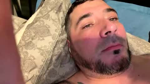 Snapshot of patebull86 chatting on December 17, 10:16 pm meinyourwife online show from December 17, 10:16 pm