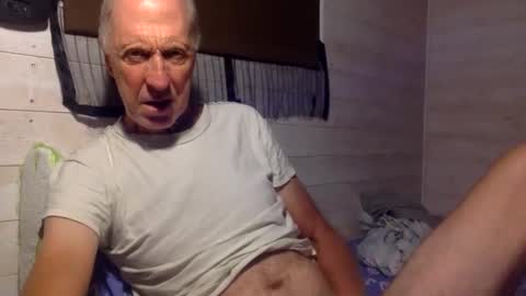 Snapshot of patibulaire1912 chatting on April 21, 2:04 am Pati24 online show from April 21, 2:04 am
