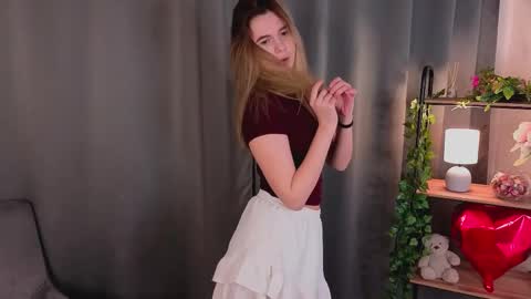 Mia online show from February 21, 11:00 am