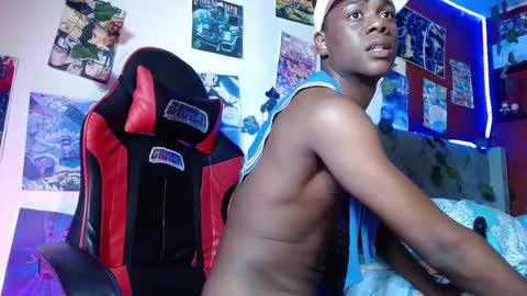 Snapshot of patrickvans chatting on January 10, 8:40 am Patrick online show from January 10, 8:40 am