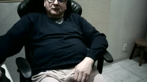 Snapshot of pattrom chatting on May 17, 11:12 pm Patrom online show from May 17, 11:12 pm