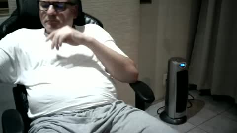 Snapshot of pattrom chatting on May 22, 11:32 pm Patrom online show from May 22, 11:32 pm