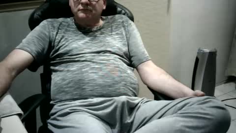 Snapshot of pattrom chatting on June 1, 11:50 pm Patrom online show from June 1, 11:50 pm