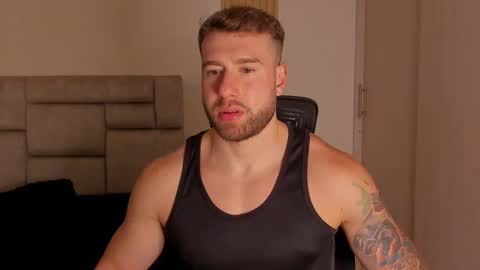 Snapshot of paul_roger chatting on December 13, 2:21 am PAUL ROGER online show from December 13, 2:21 am