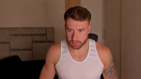 Snapshot of paul_roger chatting on January 21, 12:04 am PAUL ROGER online show from January 21, 12:04 am