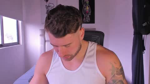 Snapshot of paul_roger chatting on February 18, 2:16 pm PAUL ROGER online show from February 18, 2:16 pm