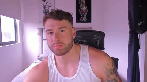 Snapshot of paul_roger chatting on February 18, 5:31 pm PAUL ROGER online show from February 18, 5:31 pm