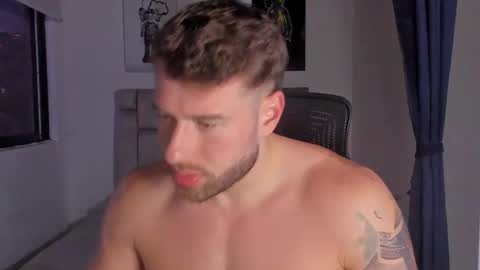 Snapshot of paul_roger chatting on February 26, 11:26 pm PAUL ROGER online show from February 26, 11:26 pm