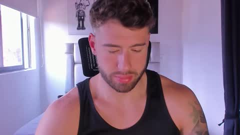 Snapshot of paul_roger chatting on March 8, 5:22 pm PAUL ROGER online show from March 8, 5:22 pm