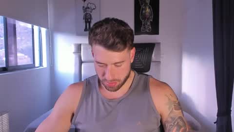 Snapshot of paul_roger chatting on March 9, 10:19 pm PAUL ROGER online show from March 9, 10:19 pm