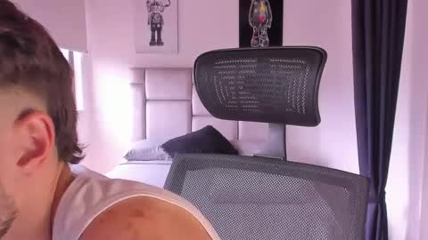 Snapshot of paul_roger chatting on March 10, 6:12 pm PAUL ROGER online show from March 10, 6:12 pm