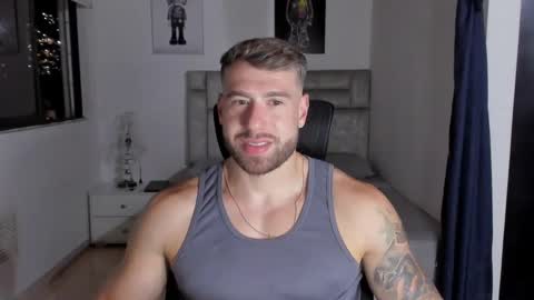 Snapshot of paul_roger chatting on September 20, 1:28 am PAUL ROGER online show from September 20, 1:28 am