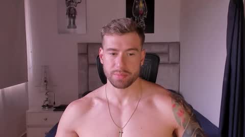 Snapshot of paul_roger chatting on October 18, 5:03 pm PAUL ROGER online show from October 18, 5:03 pm