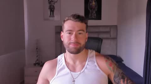 Snapshot of paul_roger chatting on October 25, 3:29 pm PAUL ROGER online show from October 25, 3:29 pm