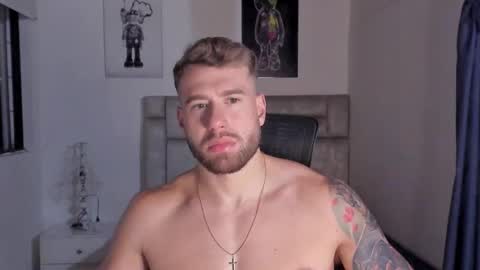 Snapshot of paul_roger chatting on October 31, 7:42 am PAUL ROGER online show from October 31, 7:42 am