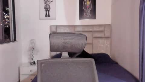 Snapshot of paul_roger chatting on November 15, 2:31 am PAUL ROGER online show from November 15, 2:31 am