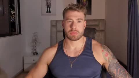 Snapshot of paul_roger chatting on November 15, 11:10 pm PAUL ROGER online show from November 15, 11:10 pm