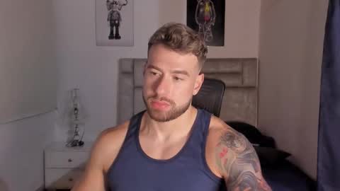 Snapshot of paul_roger chatting on November 29, 11:19 pm PAUL ROGER online show from November 29, 11:19 pm