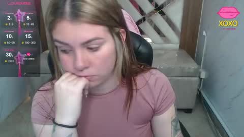 Snapshot of paula_b_ chatting on May 1, 12:43 pm Paula online show from May 1, 12:43 pm
