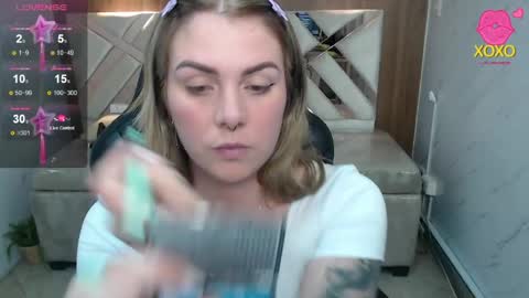 Snapshot of paula_b_ chatting on May 7, 4:12 pm Paula online show from May 7, 4:12 pm
