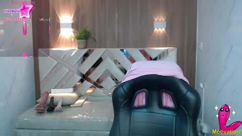 Snapshot of paula_b_ chatting on May 9, 12:54 pm Paula online show from May 9, 12:54 pm