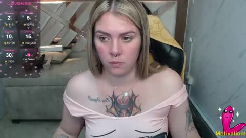 Snapshot of paula_b_ chatting on May 23, 1:04 pm Paula online show from May 23, 1:04 pm