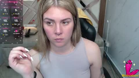 Snapshot of paula_b_ chatting on May 25, 12:44 pm Paula online show from May 25, 12:44 pm