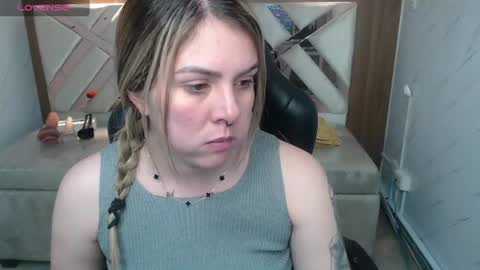 Snapshot of paula_b_ chatting on July 13, 12:52 pm Paula online show from July 13, 12:52 pm
