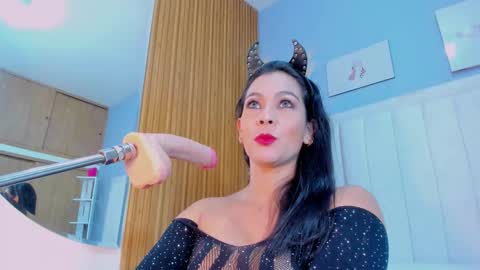 Snapshot of paula_brown18 chatting on September 14, 12:37 pm Pau online show from September 14, 12:37 pm