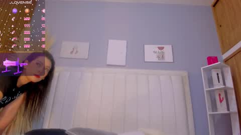 Pau online show from November 10, 7:57 pm