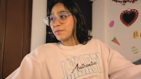 Paula  online show from April 9, 2:11 am