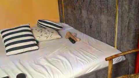 paualah online show from April 13, 5:07 pm