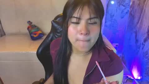 Snapshot of paulette_v chatting on July 11, 1:36 pm Live 800am 200pm COLOMBIAN HOUR online show from July 11, 1:36 pm
